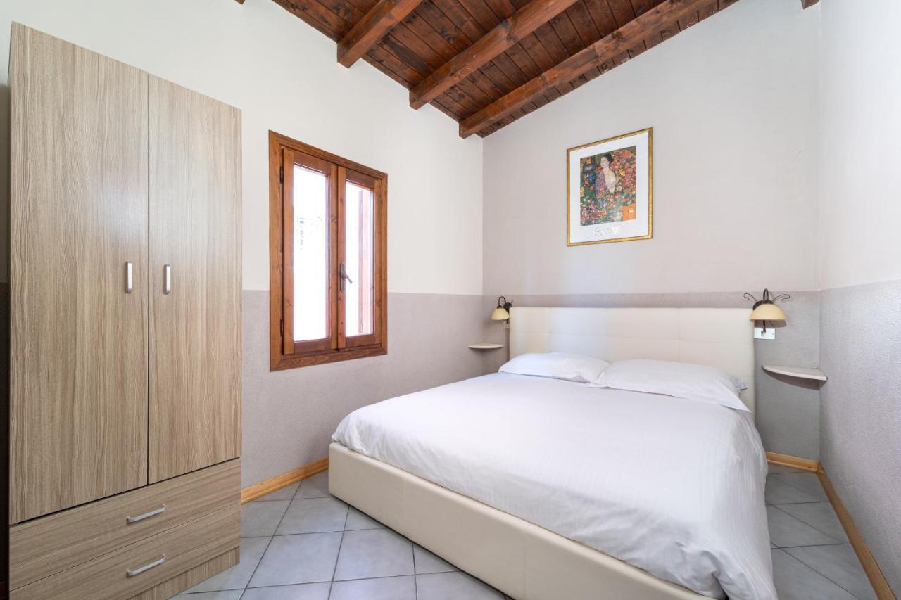 Villa Garuti Village Padenghe sul Garda Exterior foto