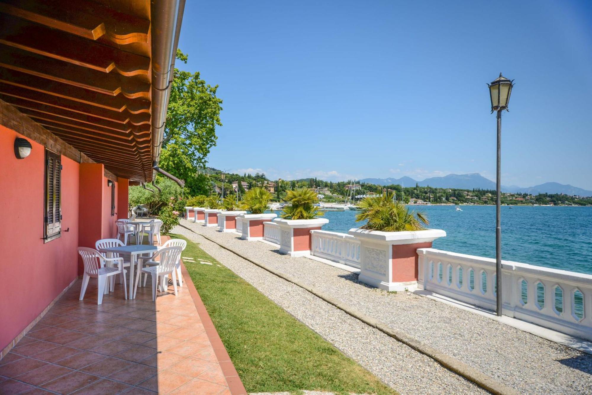Villa Garuti Village Padenghe sul Garda Exterior foto